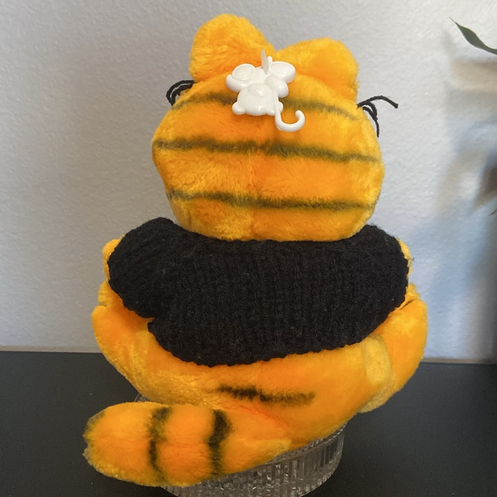 Vintage Garfield Happy Birthday Plush Toy - Orange and Black - Picture 5 of 16